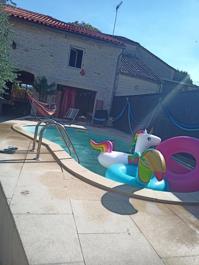 Belle Chambre D'Hote Pour 2 A 4 Personnes Appartement Chef-Boutonne Buitenkant foto