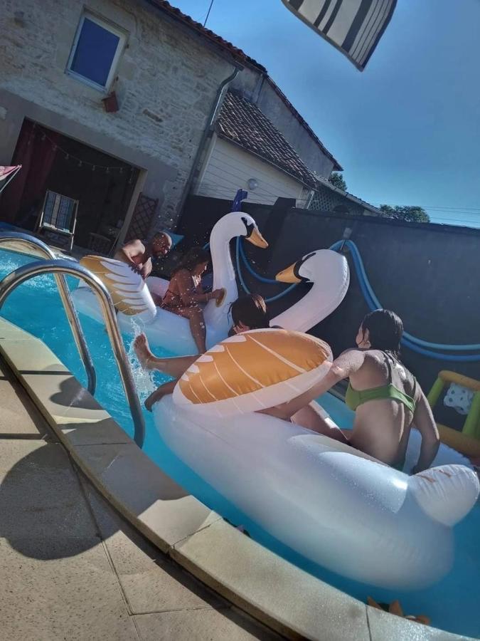 Belle Chambre D'Hote Pour 2 A 4 Personnes Appartement Chef-Boutonne Buitenkant foto