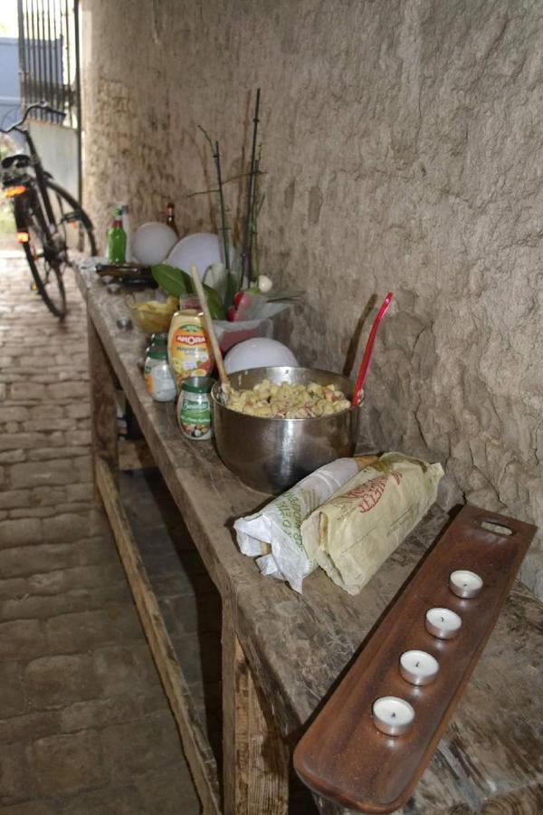 Belle Chambre D'Hote Pour 2 A 4 Personnes Appartement Chef-Boutonne Buitenkant foto